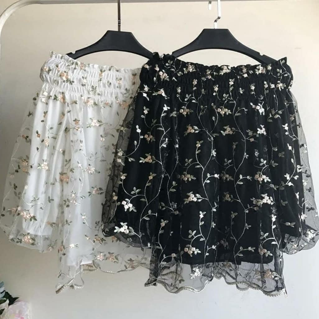 BLACK AND WHITE SHORT TOP