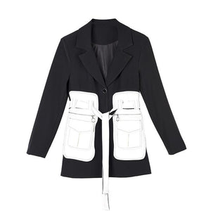 [EAM] Loose Fit Black Contrast Color Big Pocket Bandage  Jacket New Lapel Long Sleeve Women Coat Fashion  Spring 2020 1M50001